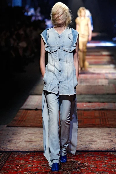Look 22